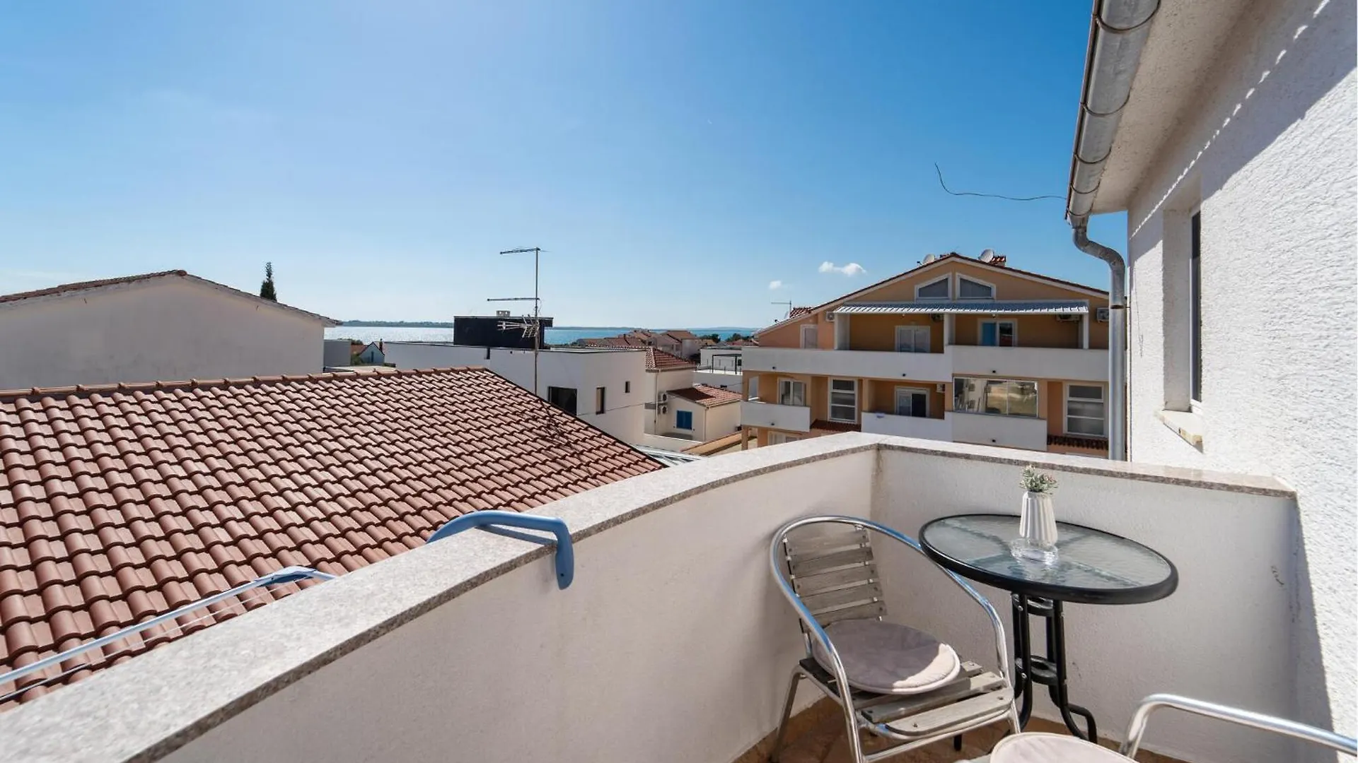 Amazing Apartment In Vrsi With Kitchen
